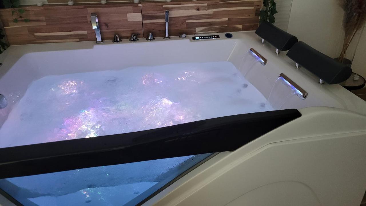 Studio Design Cocon Spa Prive A Deux Pas De Lille Bassee Экстерьер фото